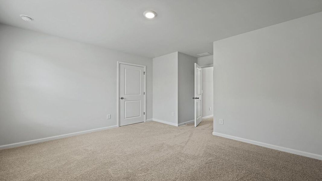 Spacious, unfurnished interior of a new home in Lakeview at Kitfield, Moncks Corner (Image 18).