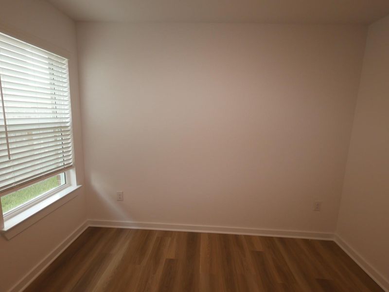 Spacious, unfurnished interior of a new home in Miller's Pond, Rosenberg (Image 22).
