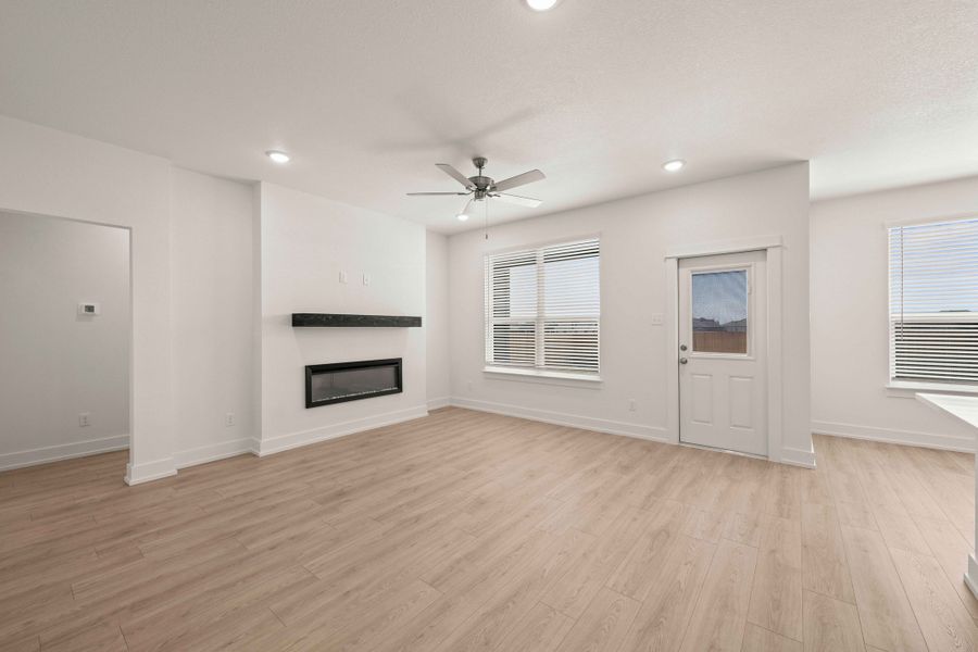 Spacious, unfurnished interior of a new home in Mesa Ridge, Temple (Image 5). Spacious, unfurnished interior of a new home in Mesa Ridge, Temple (Image 5).