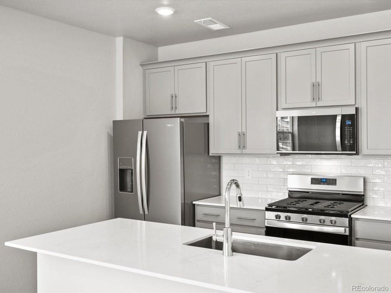 Furnished interior view inside a new home in Horizon Uptown: The Meadow Collection, Aurora (Image 6). Furnished interior view inside a new home in Horizon Uptown: The Meadow Collection, Aurora (Image 6).