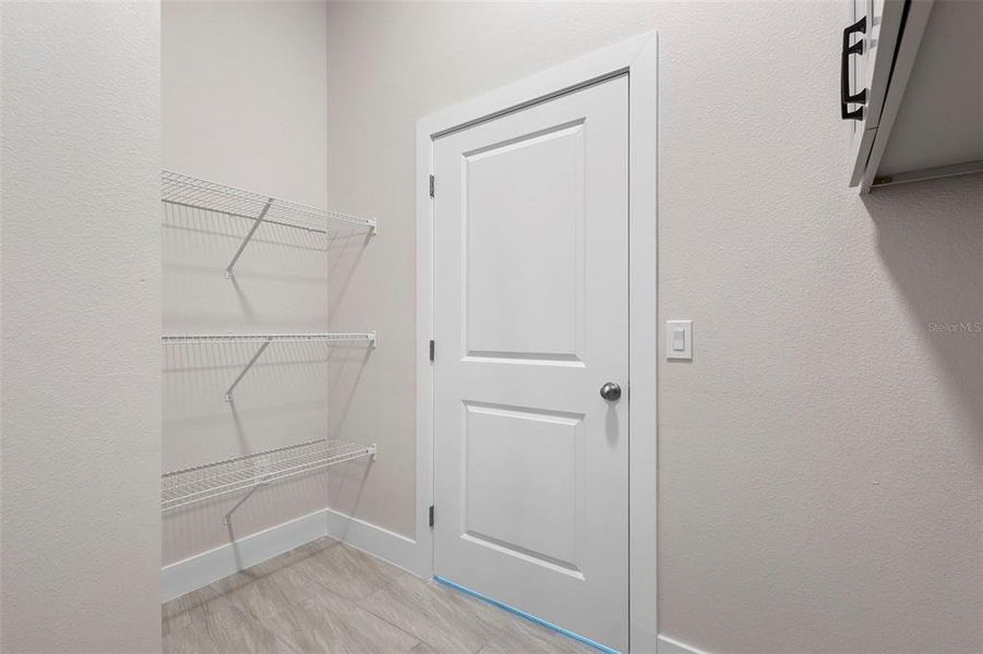 Spacious, unfurnished interior of a new home in , Deland (Image 19).