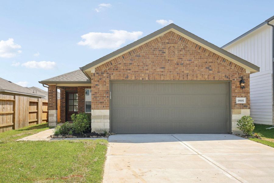 Photo is not of the actual home, but is an inspirational photo of builder’s model home and may depict options, furnishings, and/or decorator features that are not included Photo is not of the actual home, but is an inspirational photo of builder’s model home and may depict options, furnishings, and/or decorator features that are not included