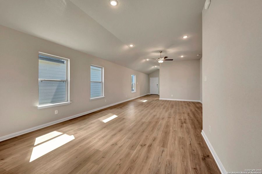 Spacious, unfurnished interior of a new home in Park Place, New Braunfels (Image 21).