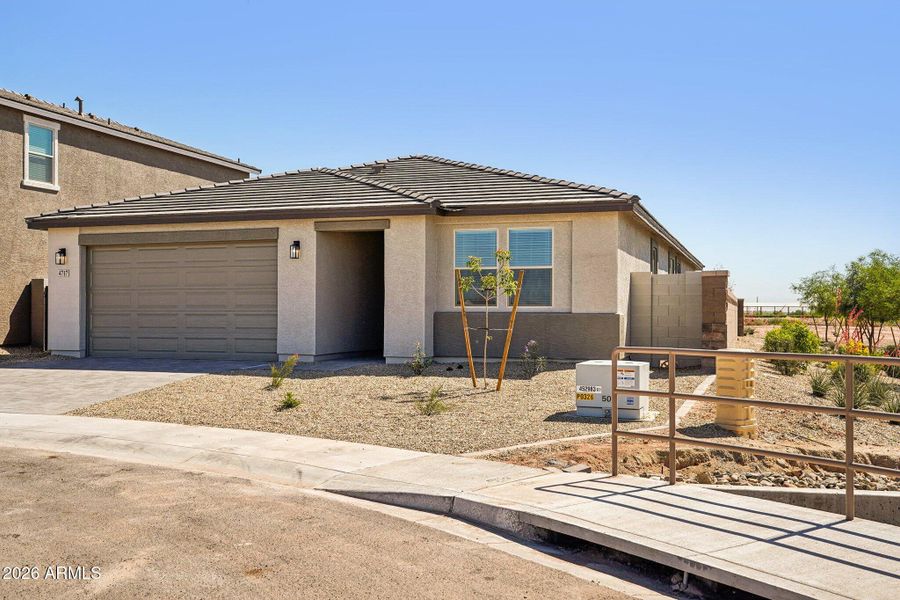 6-web-or-mls-S 95th Dr-S0904-006