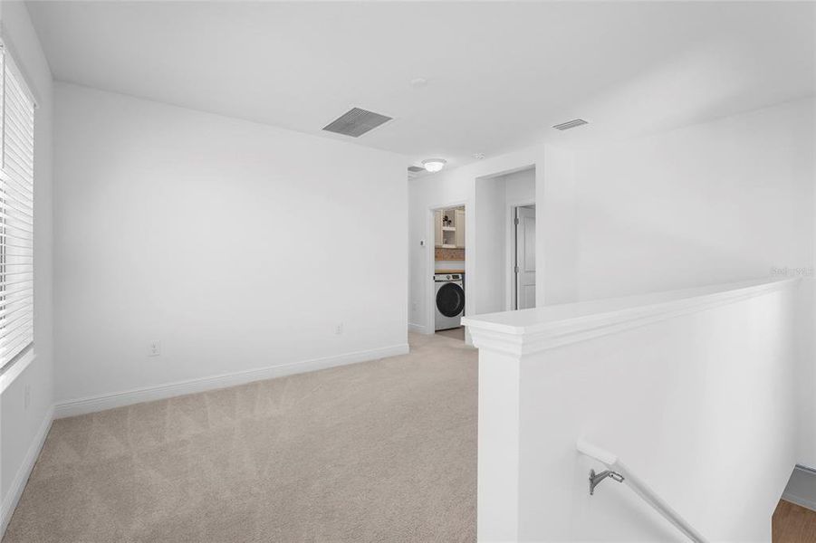 Spacious, unfurnished interior of a new home in , Sarasota (Image 26).