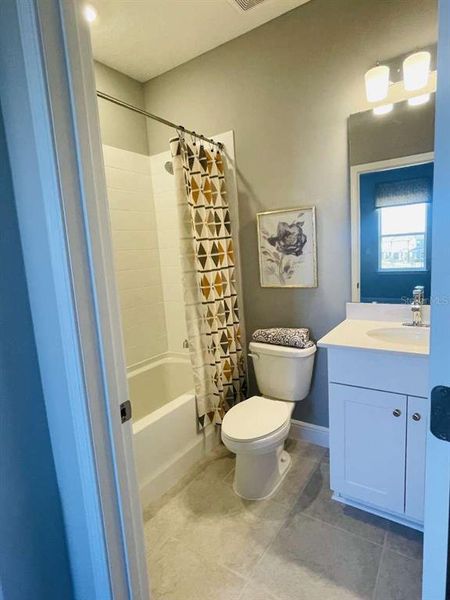 Furnished interior view inside a new home in , Winter Garden (Image 11).