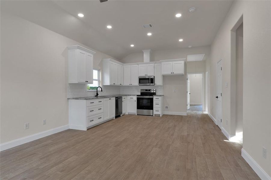 Furnished interior view inside a new home in , Mineral Wells (Image 9).
