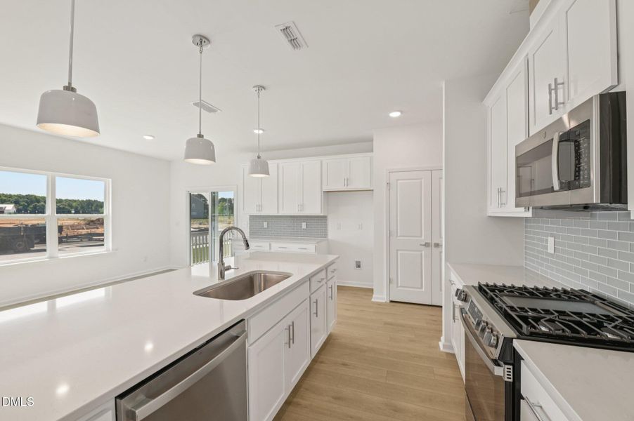 9-web-or-mls-Quarry Rd-0306-009