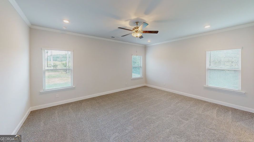 Spacious, unfurnished interior of a new home in Holliday Pass, Griffin (Image 22).