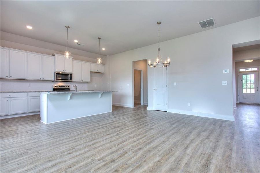 Spacious, unfurnished interior of a new home in , Homer (Image 23).