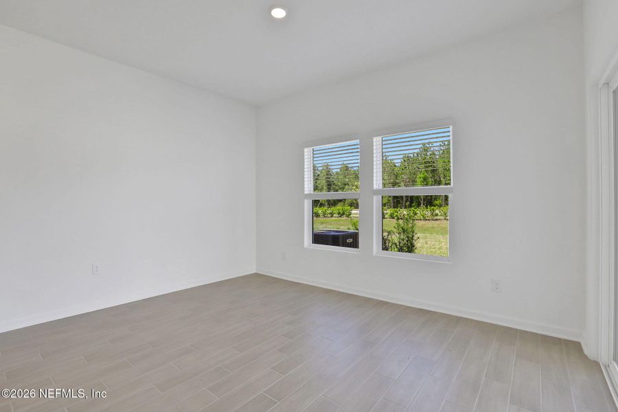 Spacious, unfurnished interior of a new home in Amberly, Green Cove Springs (Image 30).