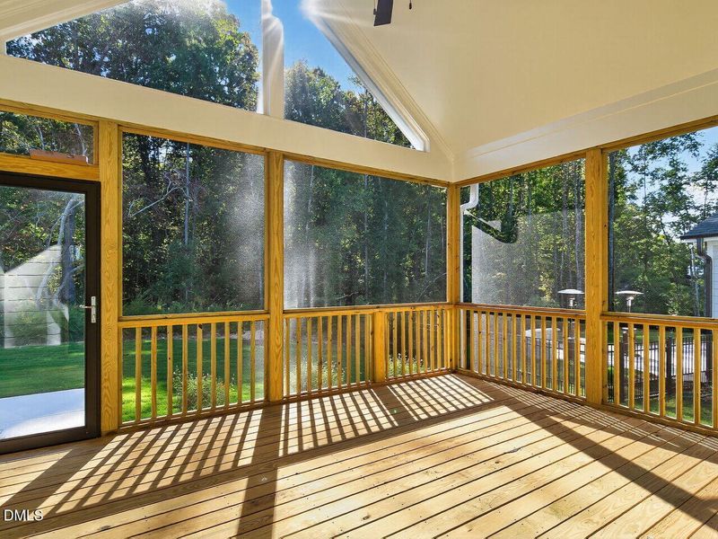 035-1280x960-screened-porch