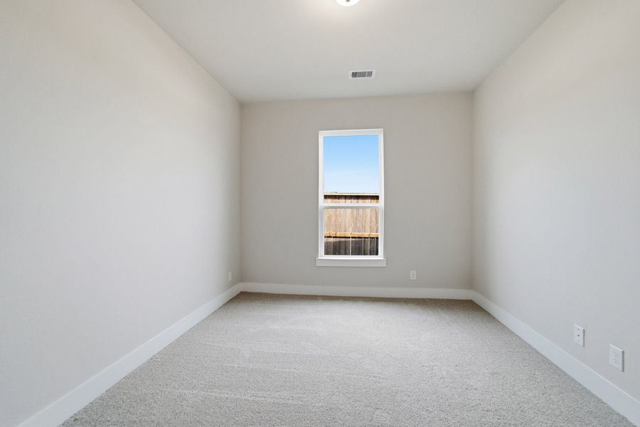 Spacious, unfurnished interior of a new home in Ashland, Angleton (Image 46).