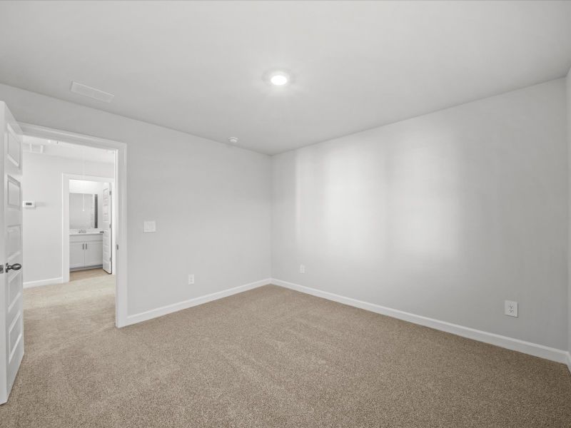 Spacious, unfurnished interior of a new home in Cedar Shoals – Heritage Collection, Piedmont (Image 19).