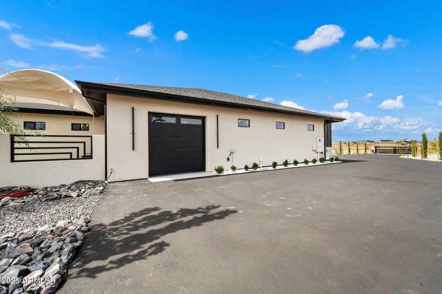 49-Side Garage 49-Side Garage