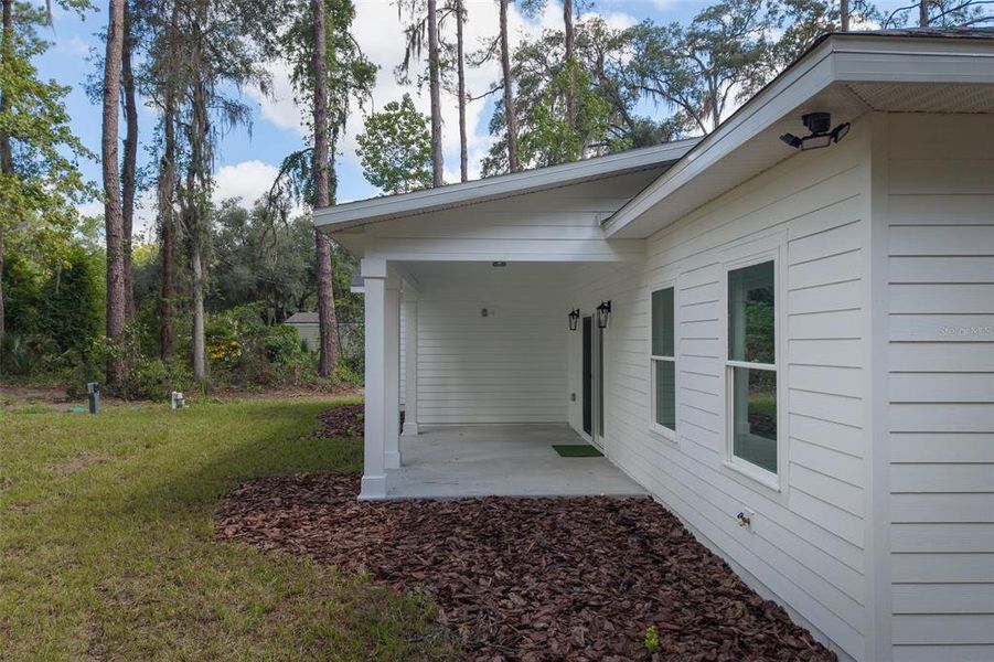 Exterior details and patio area of a home in , Micanopy (Image 17).