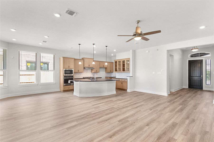 *REPRESENTATIVE PHOTO*