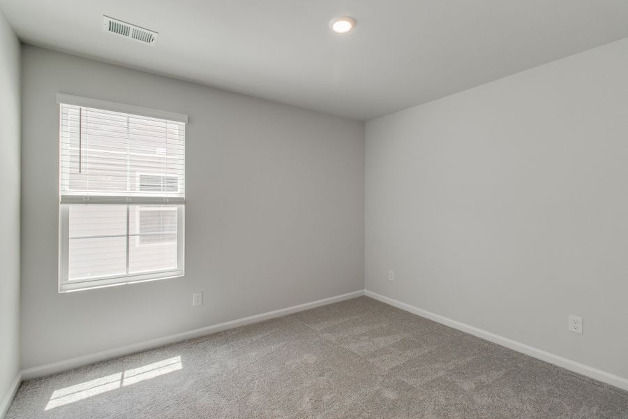 Spacious, unfurnished interior of a new home in Bluefield, Lexington (Image 36).