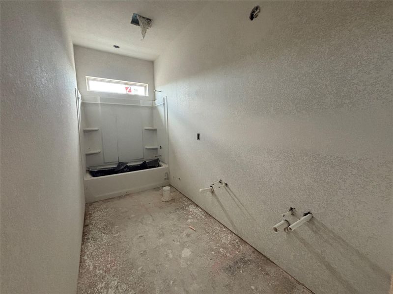 Spacious, unfurnished interior of a new home in Berry Creek Highlands, Georgetown (Image 23).