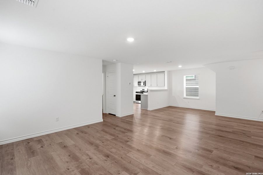 Spacious, unfurnished interior of a new home in Lily Springs, Seguin (Image 31). Spacious, unfurnished interior of a new home in Lily Springs, Seguin (Image 31).