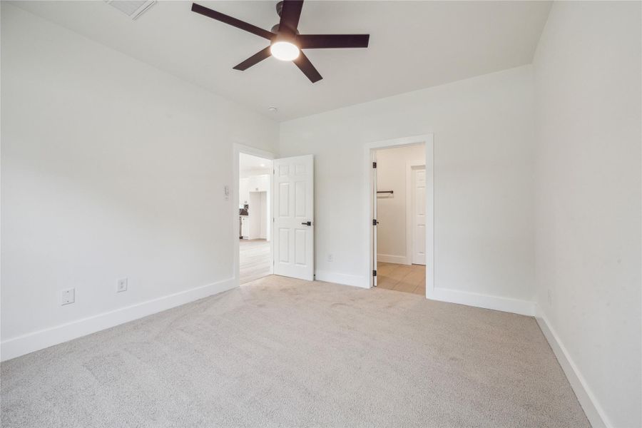 Spacious, unfurnished interior of a new home in , Santa Fe (Image 14).