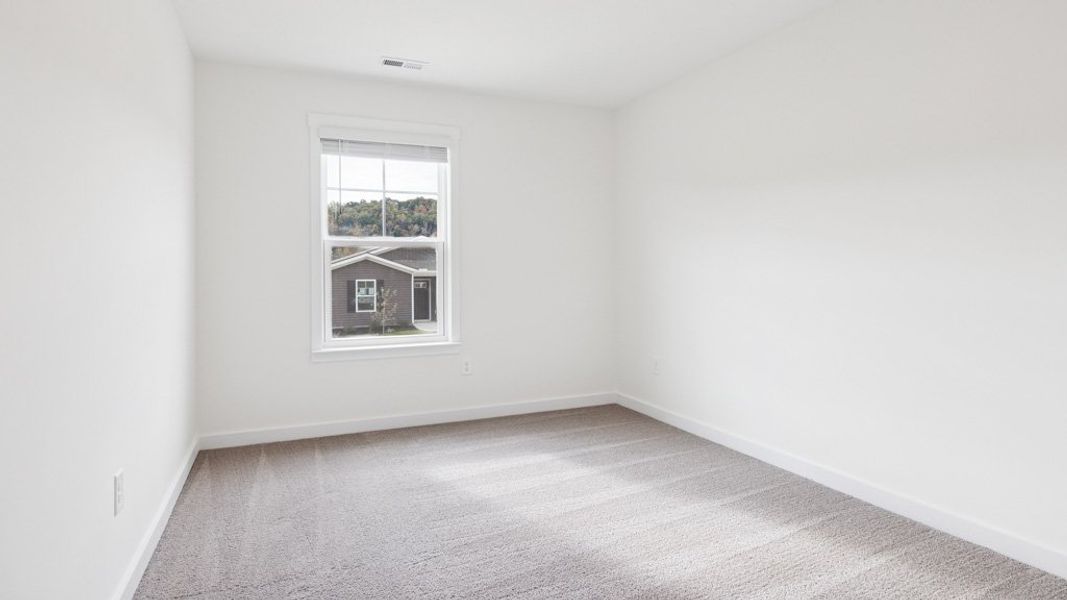 Spacious, unfurnished interior of a new home in Emory Creek, Harriman (Image 17).