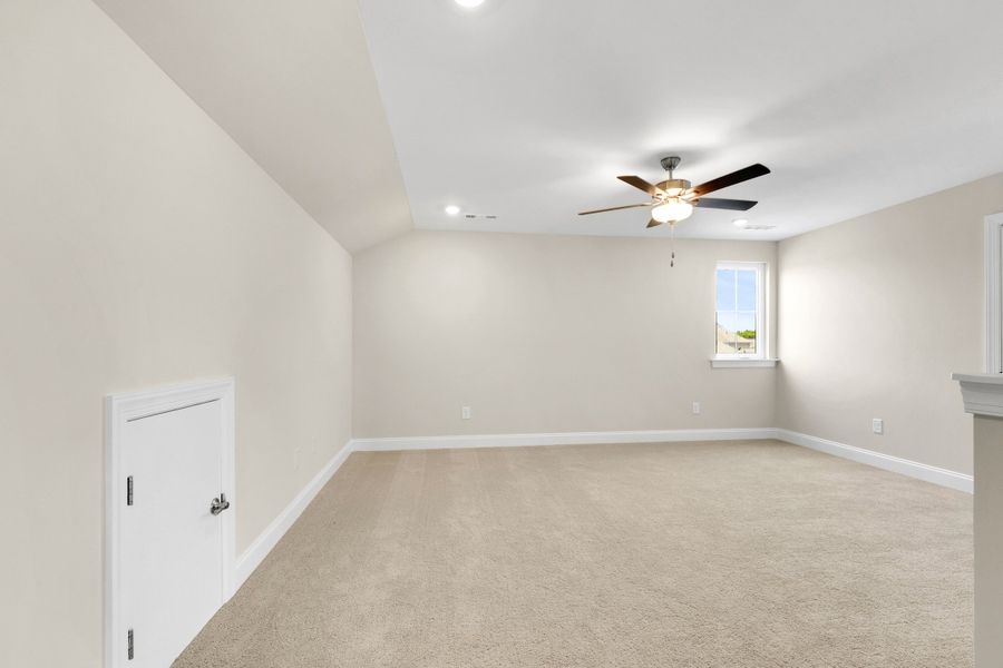 Spacious, unfurnished interior of a new home in Rutherford, Columbia (Image 35). Spacious, unfurnished interior of a new home in Rutherford, Columbia (Image 35).