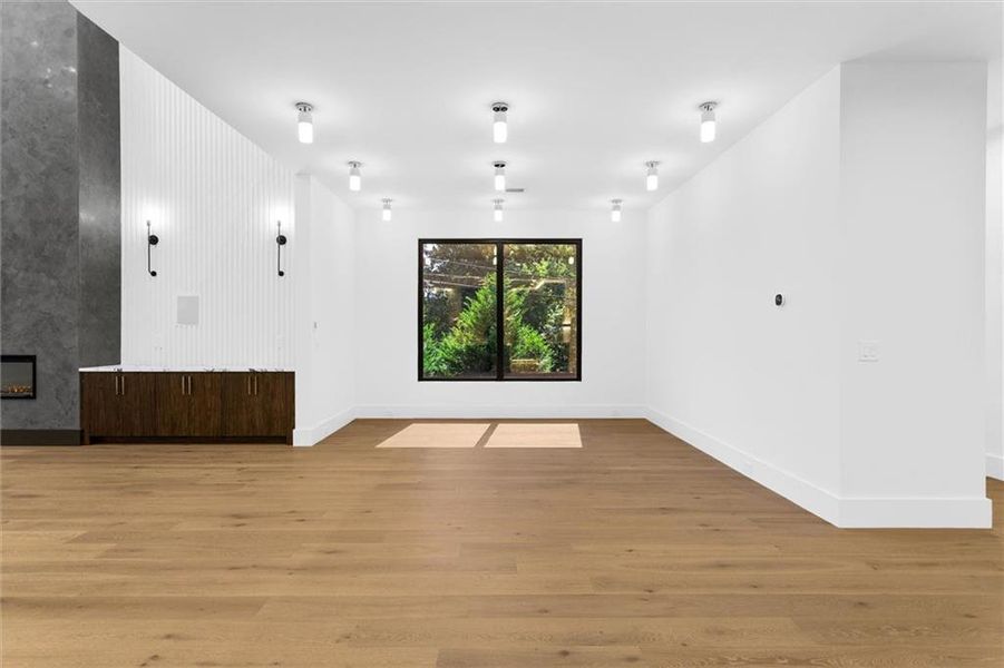 Spacious, unfurnished interior of a new home in , Sugar Hill (Image 69).