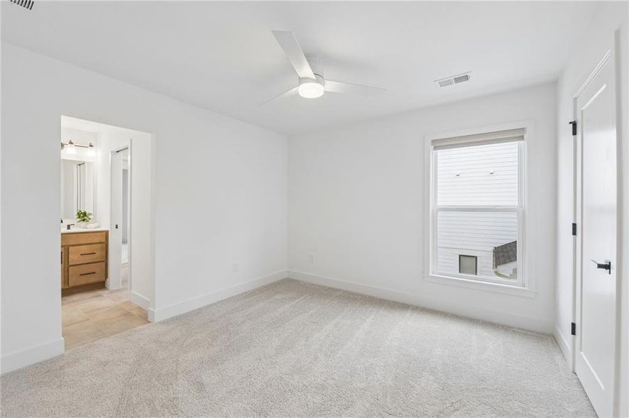 Spacious, unfurnished interior of a new home in Twin Lakes, Hoschton (Image 27). Spacious, unfurnished interior of a new home in Twin Lakes, Hoschton (Image 27).