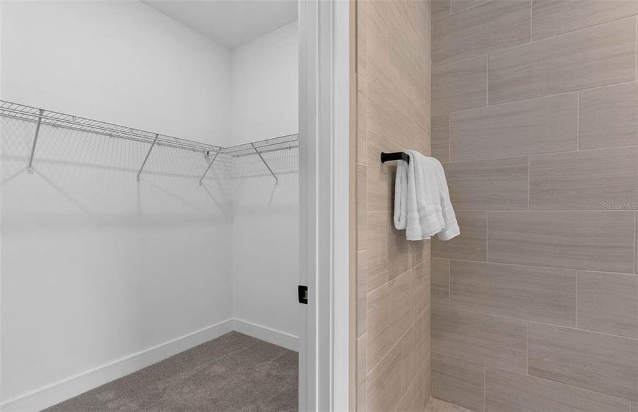 Spacious, unfurnished interior of a new home in Sunrise Estates, West Melbourne (Image 20).