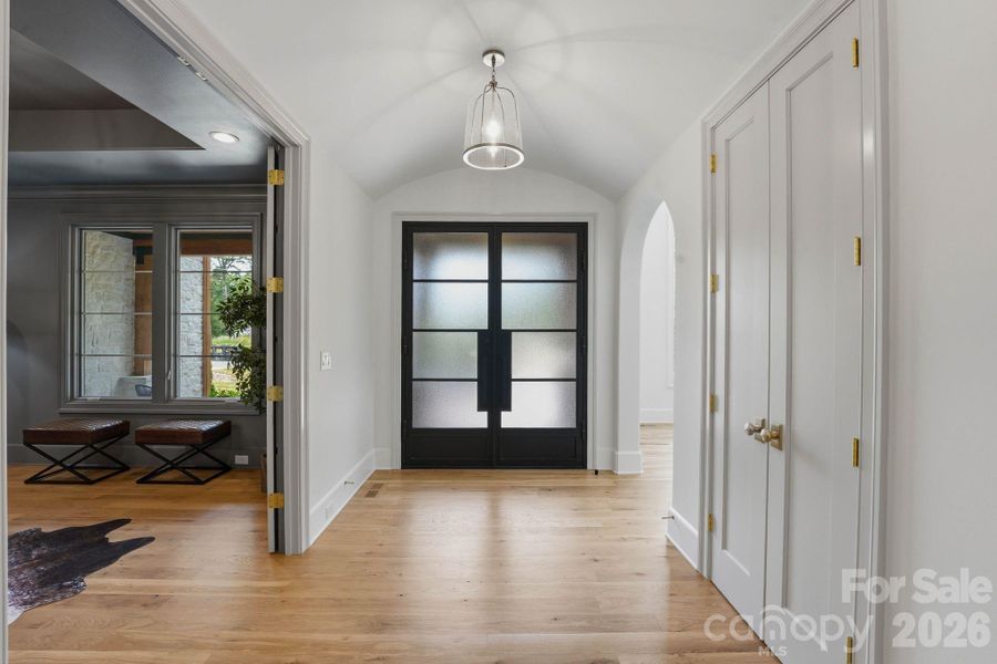 Spacious, unfurnished interior of a new home in , Charlotte (Image 23).