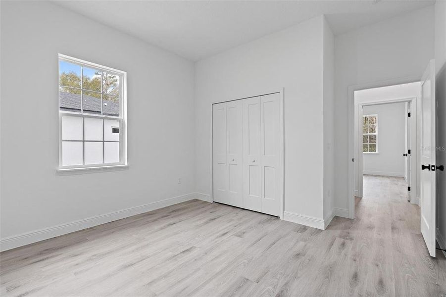 Spacious, unfurnished interior of a new home in , Ocala (Image 23).