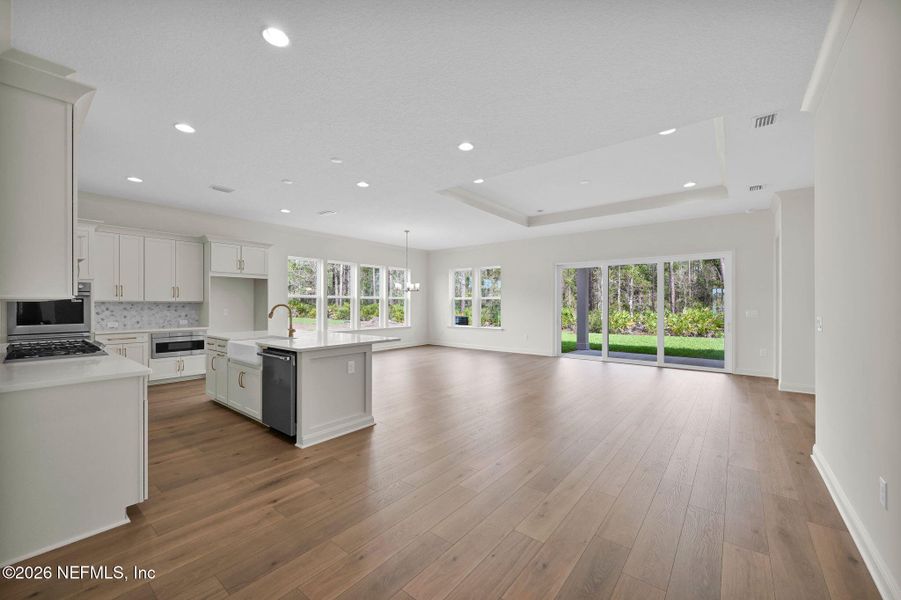 Spacious, unfurnished interior of a new home in Amelia National Country Club, Fernandina Beach (Image 18).