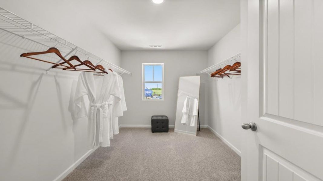 Spacious, unfurnished interior of a new home in Rolling Meadows, Jasper (Image 19).