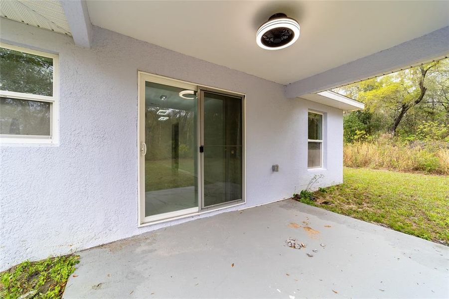 Exterior details and patio area of a home in , Dunnellon (Image 24). Exterior details and patio area of a home in , Dunnellon (Image 24).