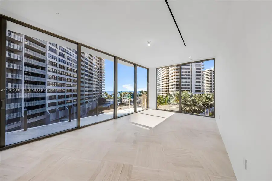 Condo located in Miami, FL showcasing its design and architecture (Image 5).