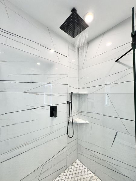 Image 33 of a home in .