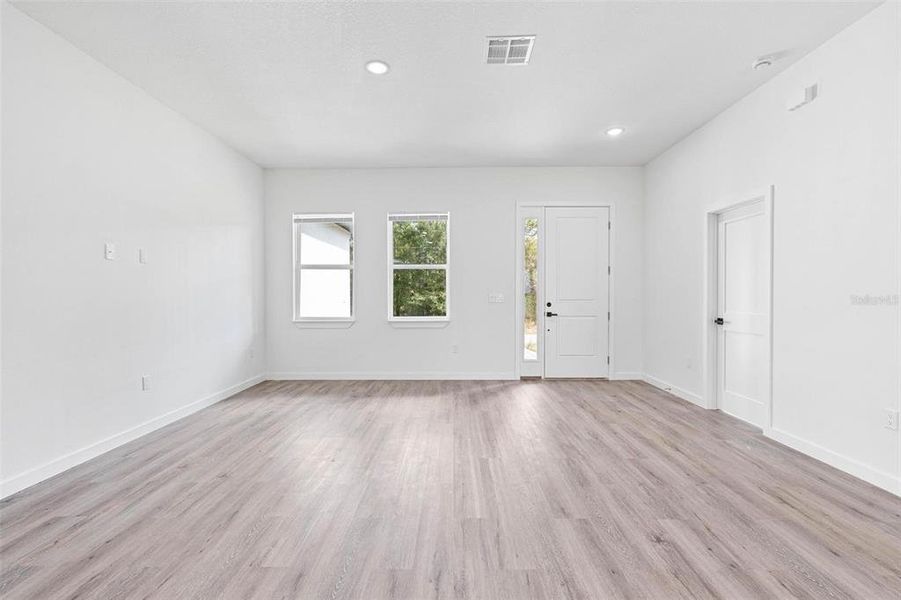 Spacious, unfurnished interior of a new home in , Citrus Springs (Image 29). Spacious, unfurnished interior of a new home in , Citrus Springs (Image 29).