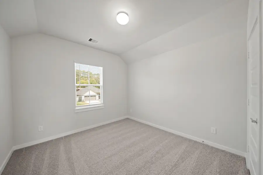 Spacious, unfurnished interior of a new home in Audubon, Magnolia (Image 9).