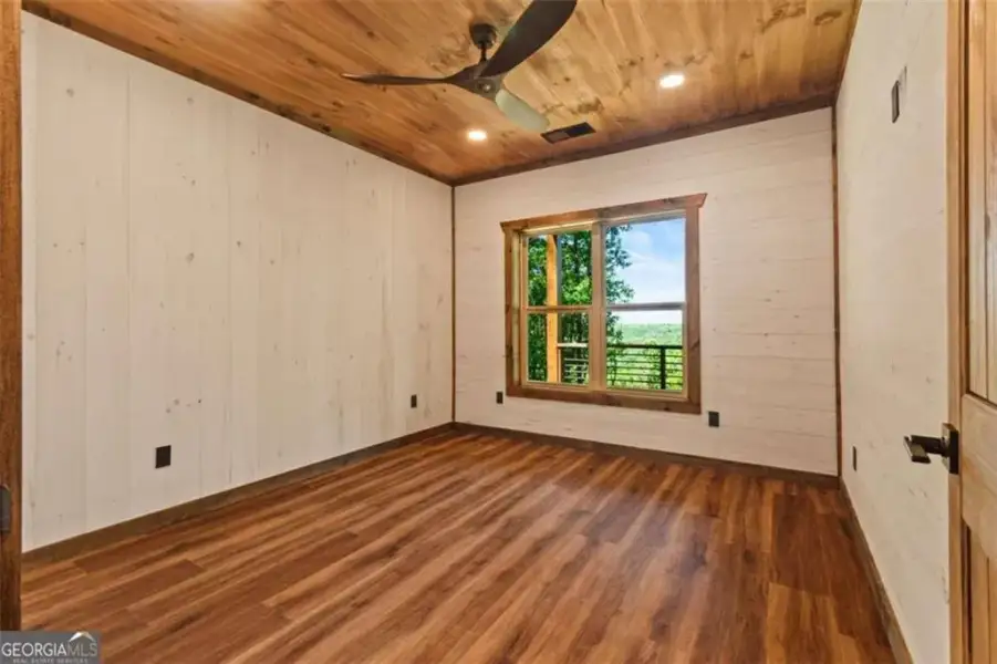 Spacious, unfurnished interior of a new home in , Talking Rock (Image 21). Spacious, unfurnished interior of a new home in , Talking Rock (Image 21).