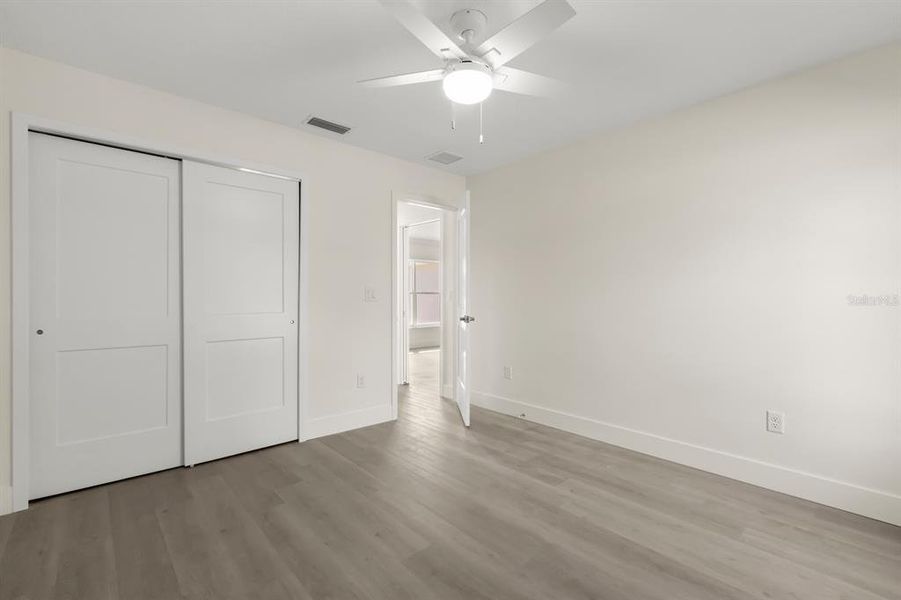 Spacious, unfurnished interior of a new home in , Ocklawaha (Image 32).