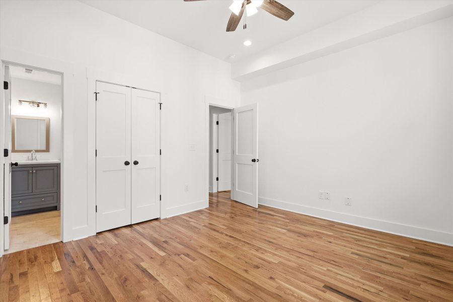 Spacious, unfurnished interior of a new home in , Charleston (Image 24).