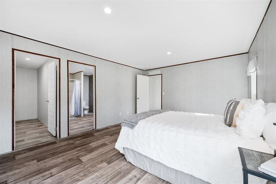 Furnished interior view inside a new home in , Bronson (Image 7).