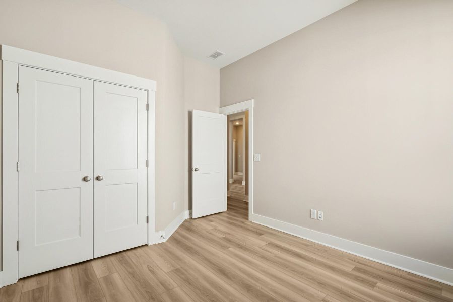 Spacious, unfurnished interior of a new home in , Summerville (Image 24).