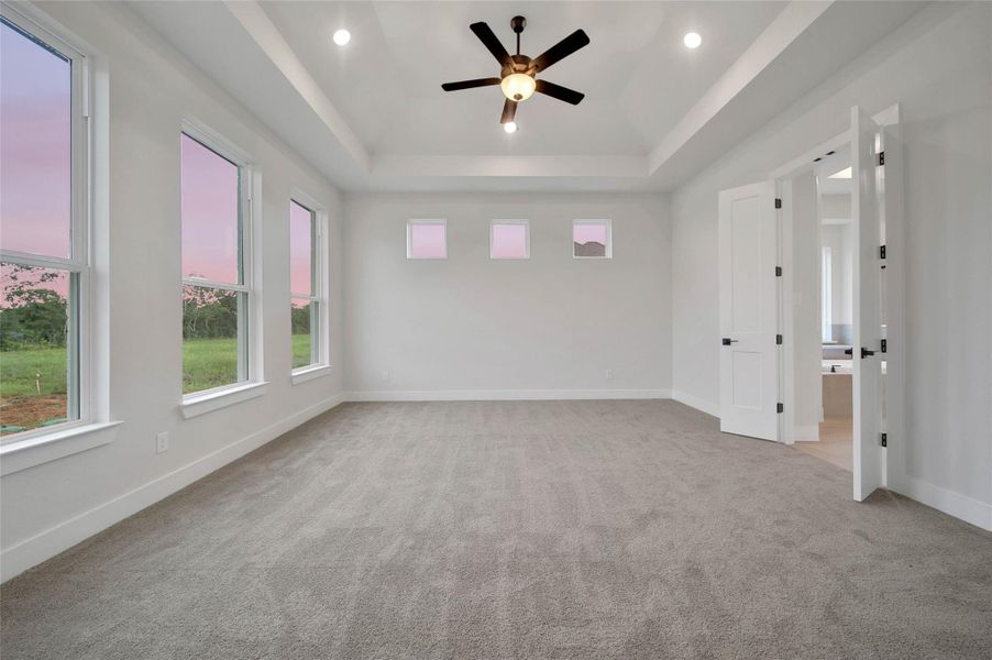 Spacious, unfurnished interior of a new home in , Rosharon (Image 31).