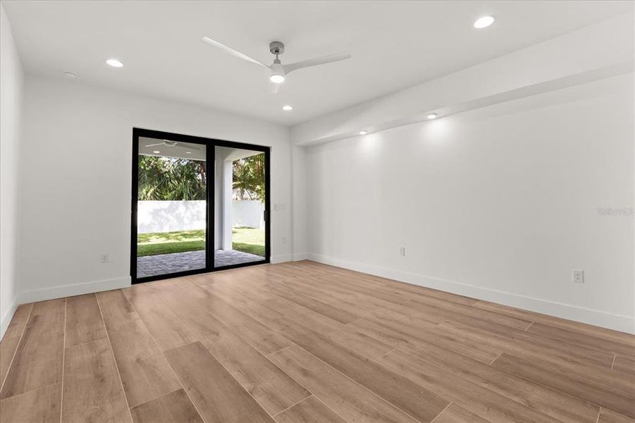 Spacious, unfurnished interior of a new home in , Winter Park (Image 33).