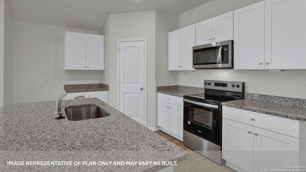 Furnished interior view inside a new home in Arroyo Ranch, Seguin (Image 10).
