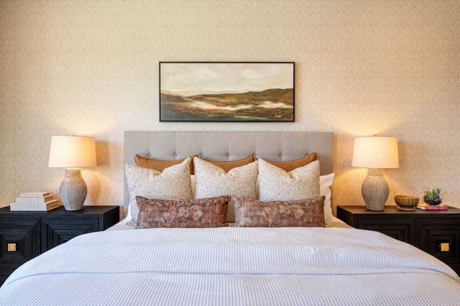 Representative interior finishes for a home built from the Holly Plan 5007 by Tri Pointe Homes in Abel Ranch, Goodyear (Image 17).