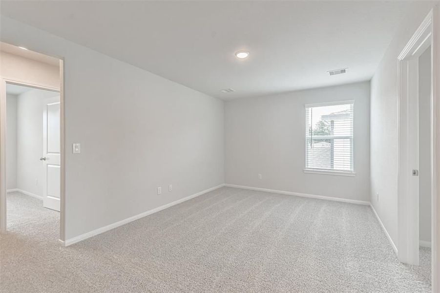 Spacious, unfurnished interior of a new home in Lakes at Black Oak, Magnolia (Image 56).