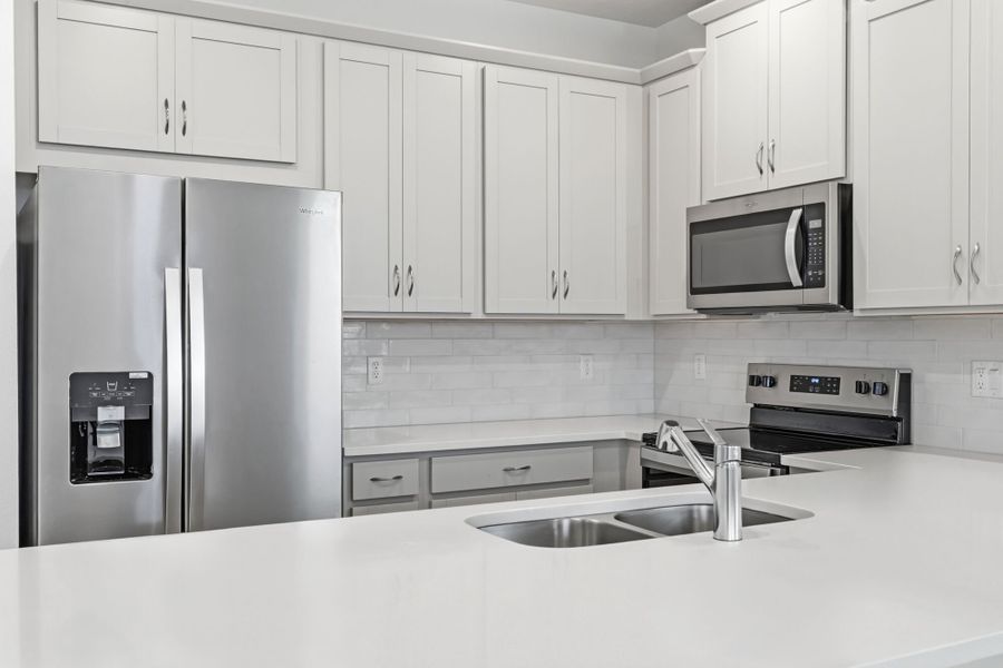 MODEL PHOTOGRAPHY - Kitchen